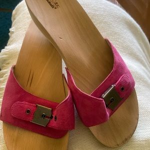 Dr School’s pink clogs